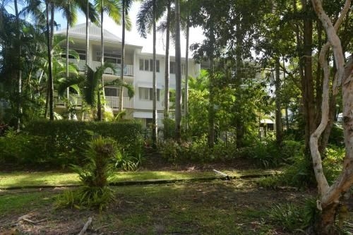 Coral Apartments Port Douglas1