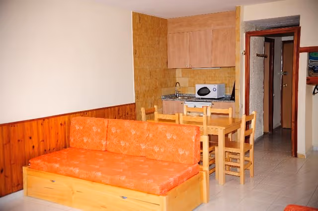 STUDIO CAPACITY 5