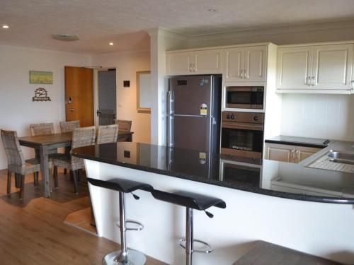 Champagne Court 102