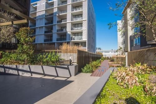 Rosebery APT for Travelling Couple (Green Square) (Rosebery APT for Travelling Couple)4