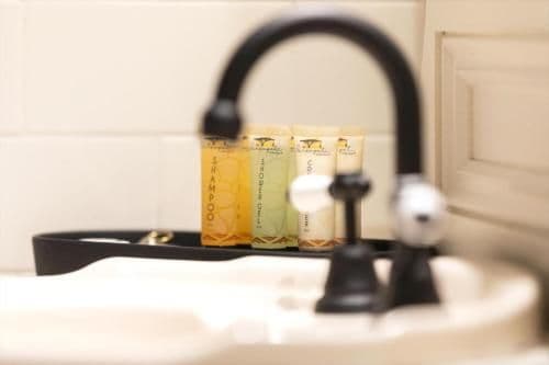 Queen Suite with Spa Bath