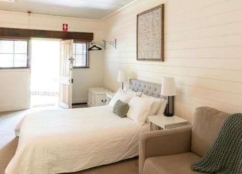 Queen Suite with Spa Bath