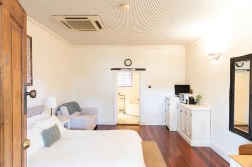 Queen Suite with Spa Bath