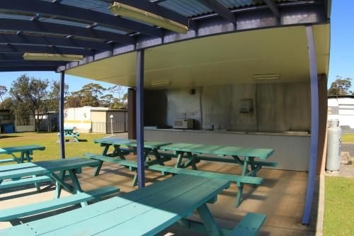 Lakeside Cabins & Holiday Village3