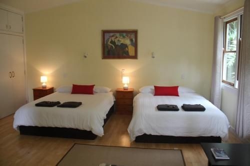 The Lakehouse Manor2