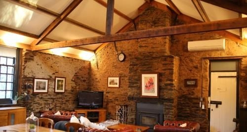 William Hunt's Retreat - Cypress Studio1