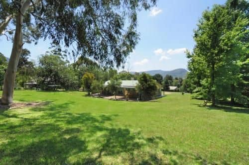 Valley Haven - 3 bedrooms close to the village! Valley Haven - 3 bedrooms close to the village!