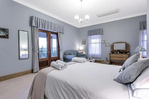 Valley View Deluxe Queen