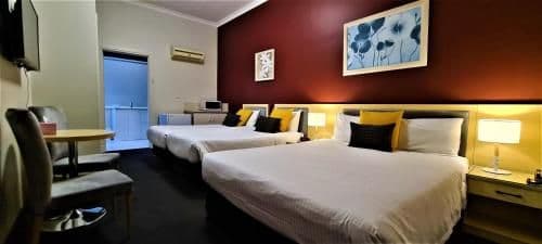 Deluxe Family Room