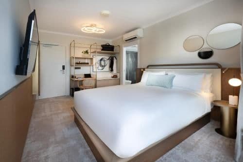 Deluxe Hotel Room