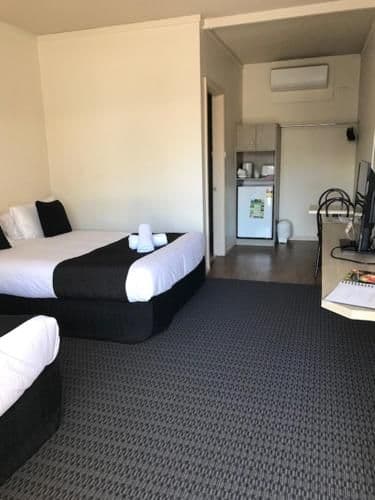 Deluxe Queen Room