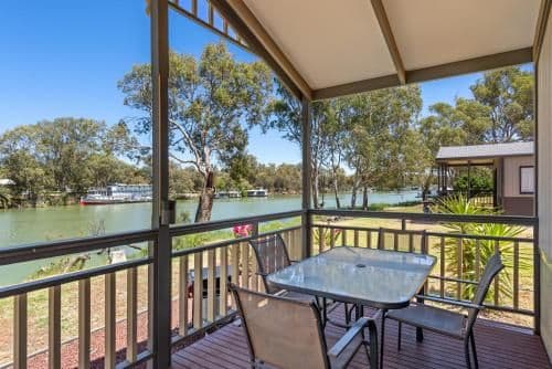 Deluxe 2 Bedroom Waterfront Cabin - Sleeps 6