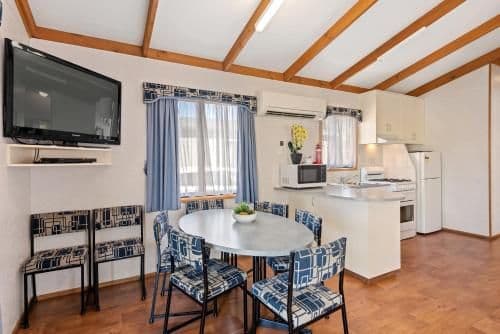 Deluxe 3 Bedroom Waterfront Cabin