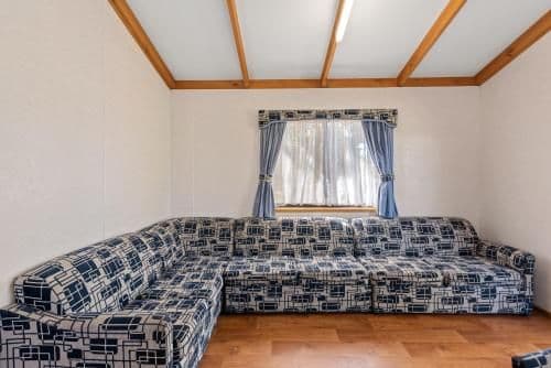 Deluxe 3 Bedroom Waterfront Cabin