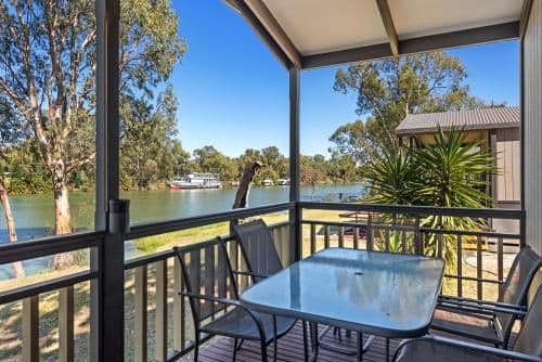 Deluxe 3 Bedroom Waterfront Cabin