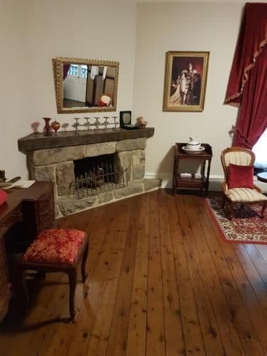 Superior Queen Room with Shared Bathroom