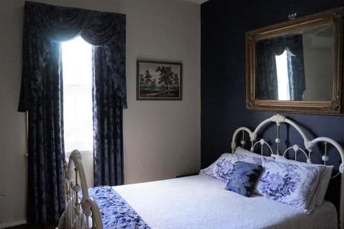 Queen Room with Shared Bathroom
