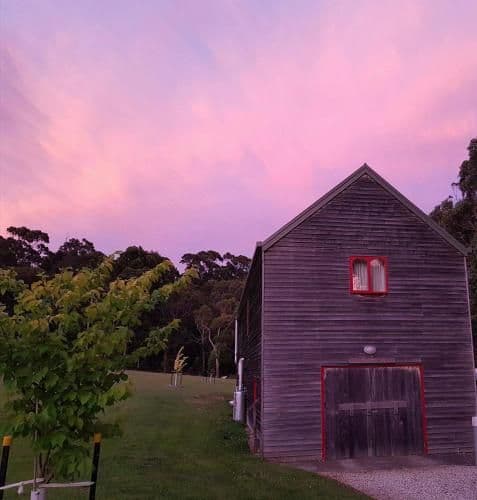 Two-Bedroom Cottage - The Wine Loft