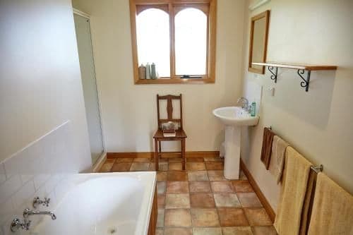 Two-Bedroom Cottage - The Wine Loft