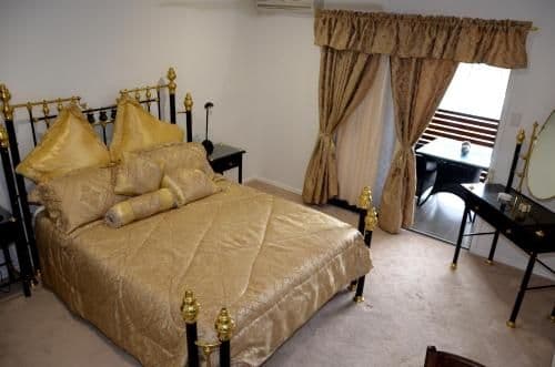 Queen Room with Spa Bath - Brighton