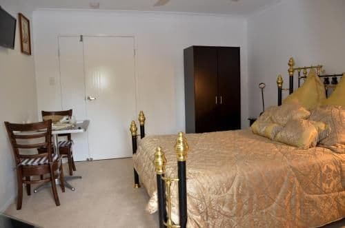 Queen Room with Spa Bath - Brighton