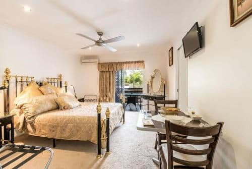 Queen Room with Spa Bath - Brighton