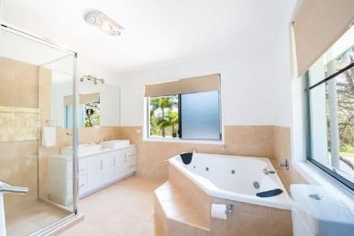 Queen Room with Spa Bath - Brighton