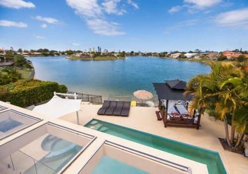 Broadbeach Waterfront Holiday House Broadbeach Waterfront Holiday House