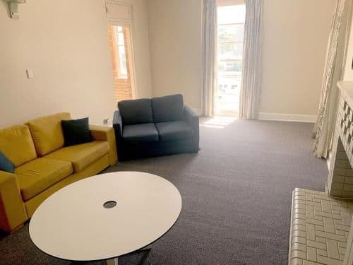 Two Bedroom Apartment with Bathroom