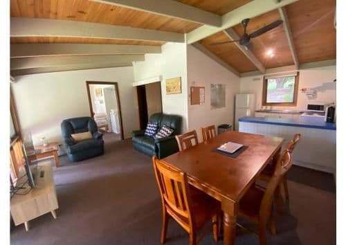 Two-Bedroom Cottage with Queen Bed & Two Singles