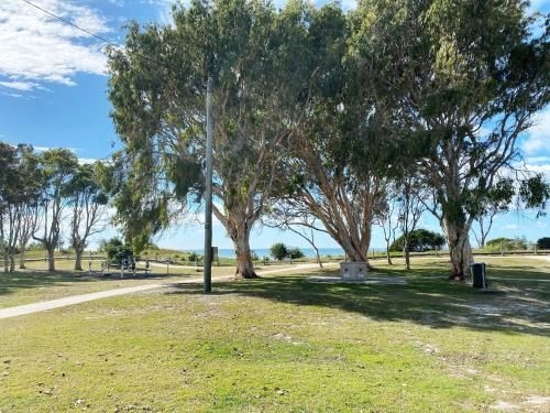 Woorim Secluded Palms Cottage3