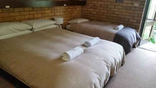 Queen Room with extra bed