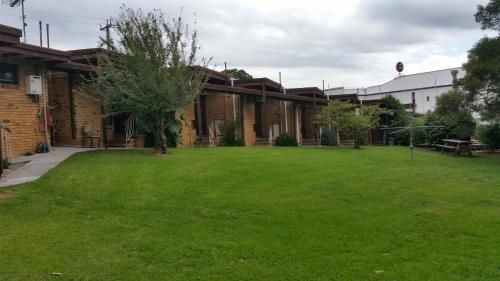 Fish Creek Hotel2