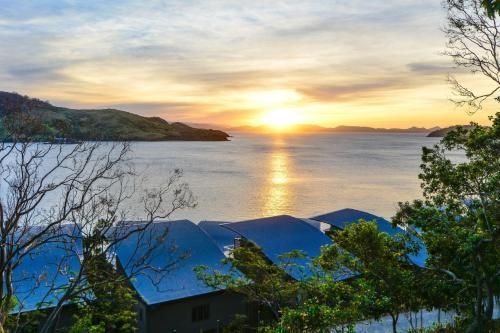 Newly Beautfully Renovated 16 The Casuarina - 3 Bedroom House With 180 Degree Ocean Views0