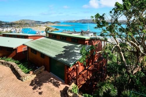 Newly Beautfully Renovated 16 The Casuarina - 3 Bedroom House With 180 Degree Ocean Views4