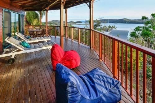 Newly Beautfully Renovated 16 The Casuarina - 3 Bedroom House With 180 Degree Ocean Views1