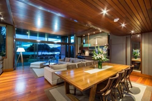 The Blue Marlin Yacht Club Villa 6 On Hamilton Island3