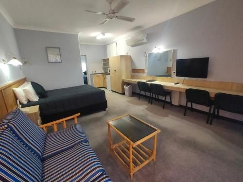 South Pacific Palms Motor Inn3