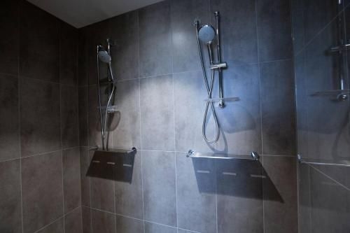 Skyline seaview 2BR with CARPARK&POOL&GYM At Crown3