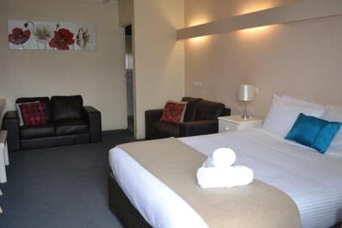 Family Room (6 Adults)
