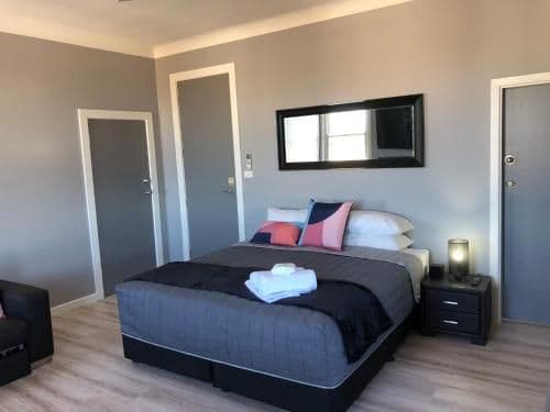 King Studio with External Bathroom