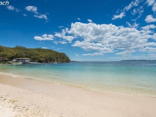 'COLUMBIA VIEWS', 2/9 COLUMBIA CLOSE - AIRCON, WIFI, NETFLIX, VIEWS & BOAT PARKING ('Columbia Views', 2/9 Columbia Close - Aircon, Wifi, Netflix, Views & Boat Parking)4
