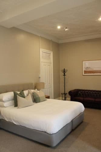 Deluxe King Suite