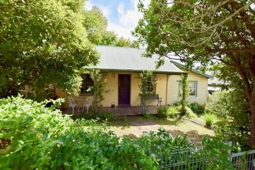 Waragil Cottage - Original Settler's Home0
