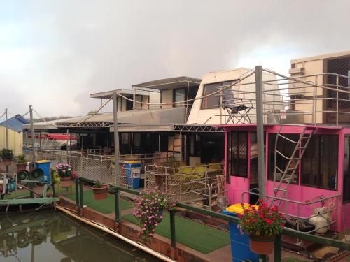 Corroboree Houseboats0