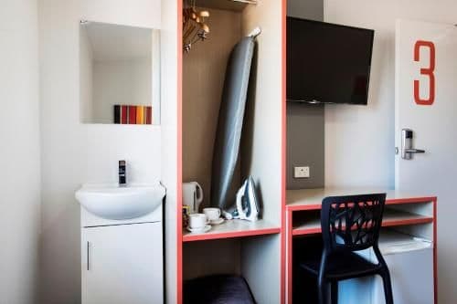 Studio King with Ensuite Bathroom and Free Welcome Drink For Two Guests