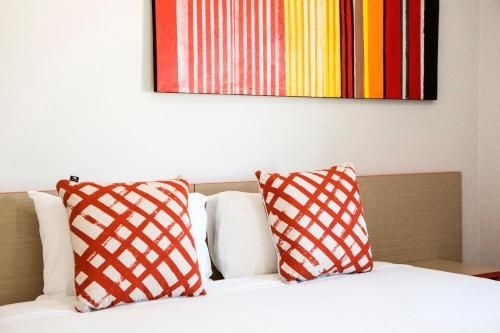 Villawood Hotel3