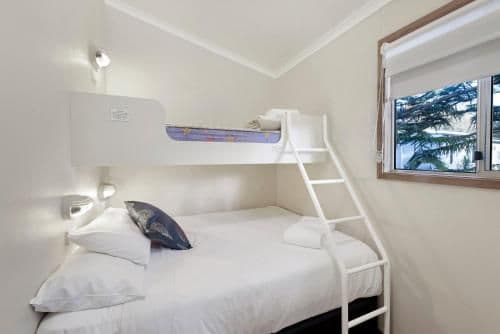 Superior 2 Bedroom Cabin - Sleeps 5
