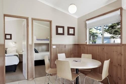 Superior 2 Bedroom Cabin - Sleeps 5