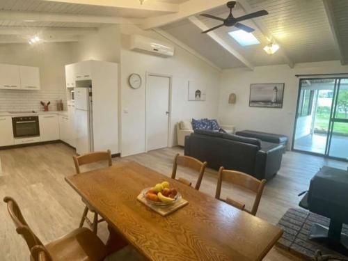 Abbey Beach Shack (Abbey Beach Shack - Averil Street)2
